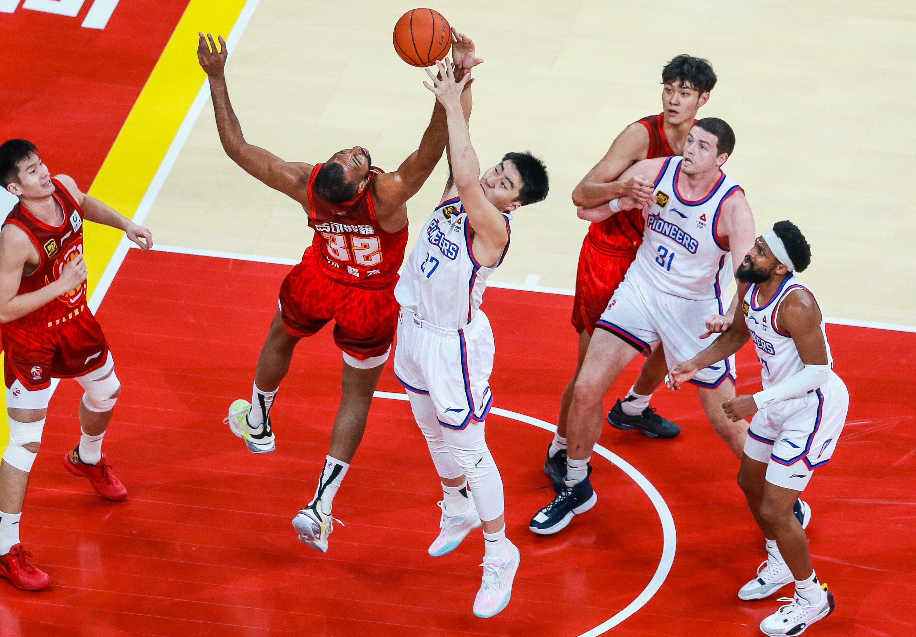 深圳队险胜尼克斯,郭艾伦惊艳四座 深圳队险胜尼克斯,郭艾伦惊艳四座