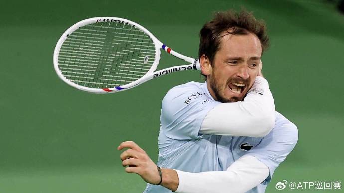 ATP总决赛完胜蒙特卡洛大师赛，梅德韦杰夫扛起全队