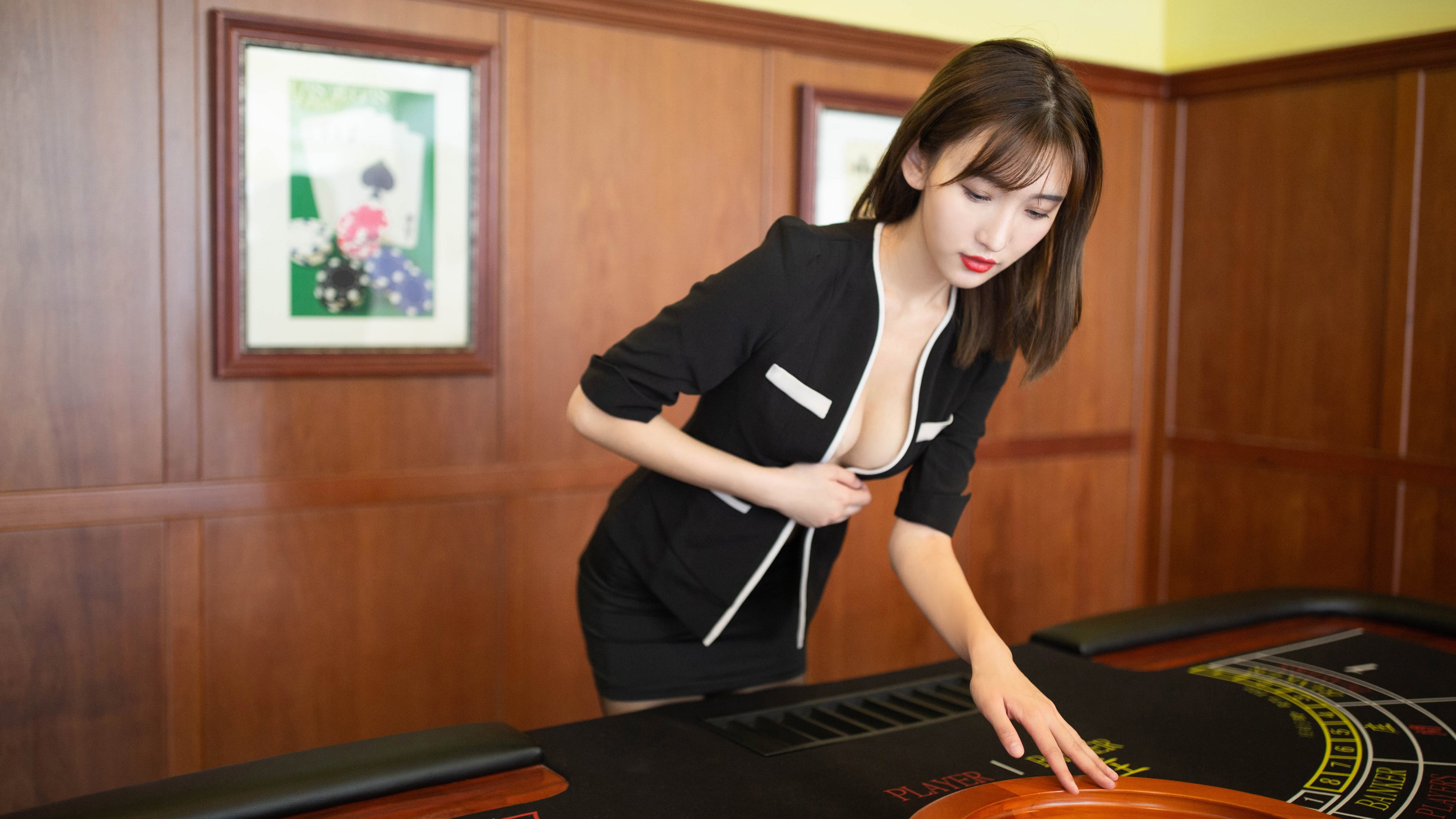 钢铁与火焰，当维尼修斯变成助攻者，本泽马完成终极猎杀