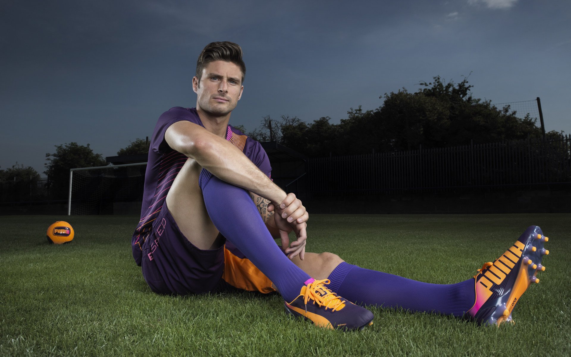 绿茵场上的越位传奇，当NBA巨星霍勒迪误入欧冠决赛之夜